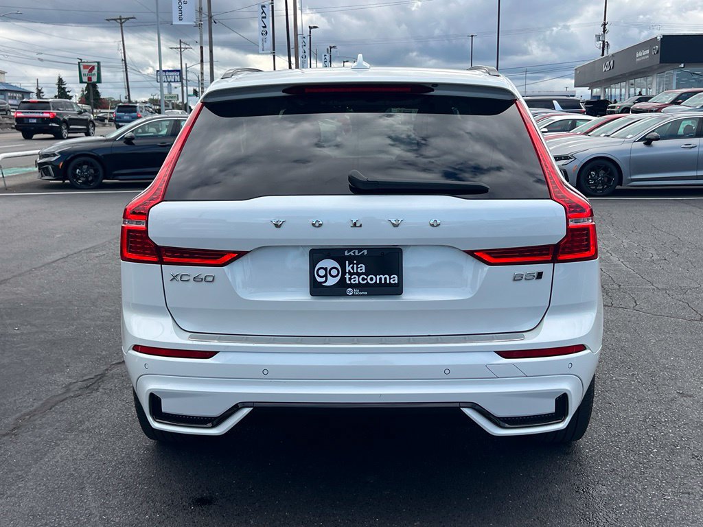 Used 2023 Volvo XC60 B5 Plus AWD/4WD image 10