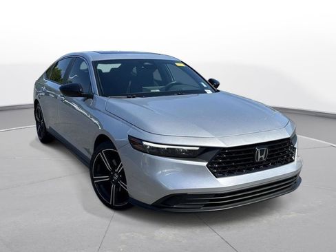 Used 2024 Honda Accord Sport image 4