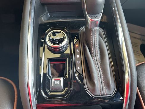 Used 2025 GMC Canyon AT4 w/ AT4 Premium Package image 16