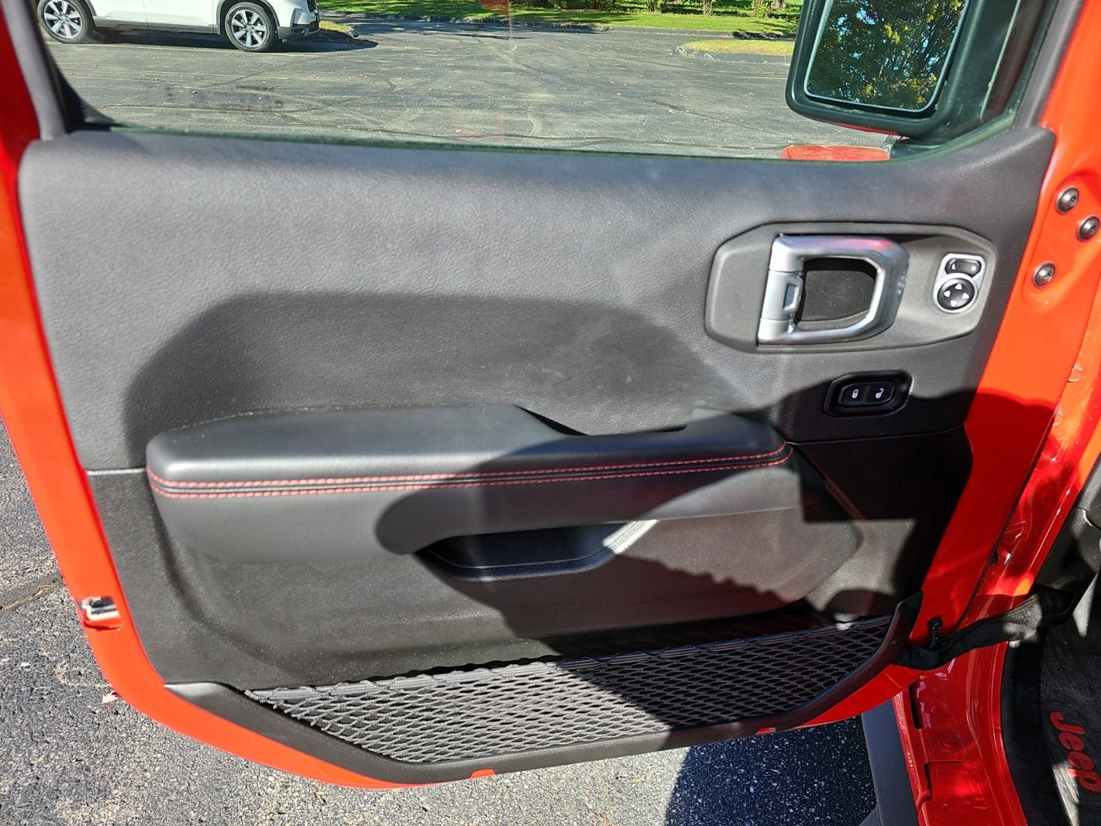 Used 2024 Jeep Wrangler Unlimited Rubicon AWD/4WD image 19