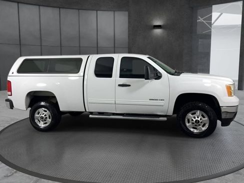 Used 2013 GMC Sierra 2500 SLE w/ SLE Preferred Package AWD/4WD image 4