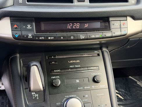 Used 2017 Lexus CT 200h w/ Navigation System Package image 21