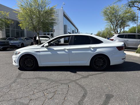 Used 2019 Volkswagen Jetta SEL image 2