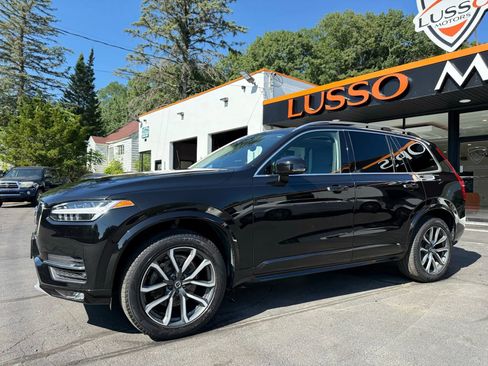 Used 2017 Volvo XC90 T5 Momentum w/ Momentum Plus Package image 2