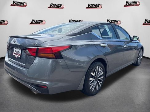 Certified 2024 Nissan Altima 2.5 SV w/ SV Premium Package FWD image 5