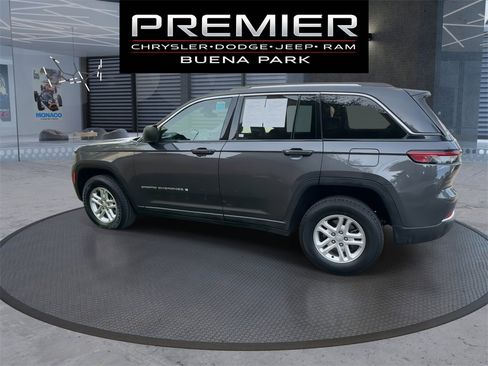 Certified 2024 Jeep Grand Cherokee Laredo image 5