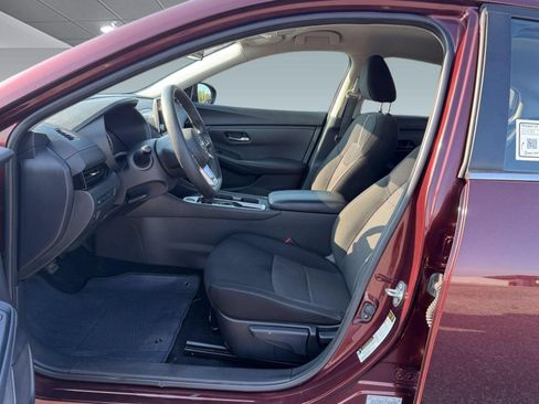 Used 2025 Nissan Sentra SV FWD image 9