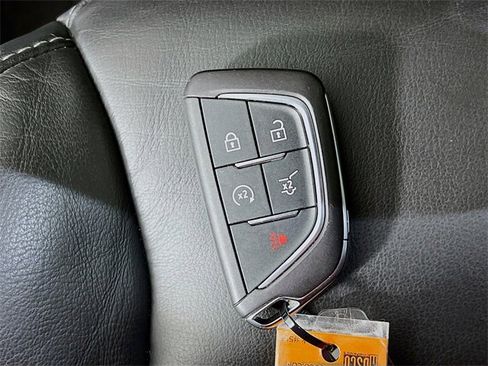 Used 2024 Cadillac XT4 Premium Luxury image 29