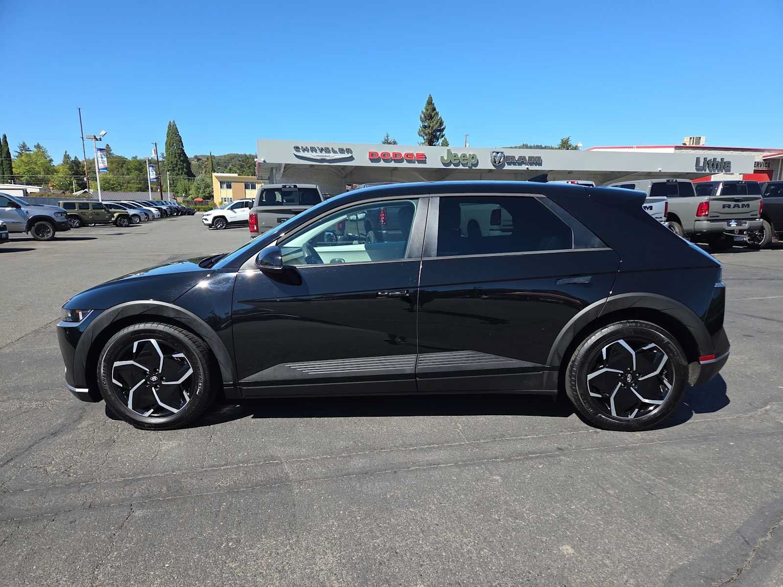 Used 2024 Hyundai Ioniq 5 SE RWD image 11