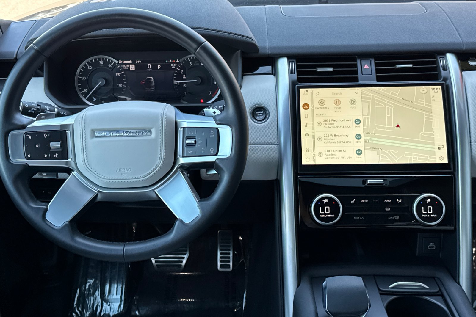 Used 2023 Land Rover Discovery Metropolitan Edition AWD/4WD image 15