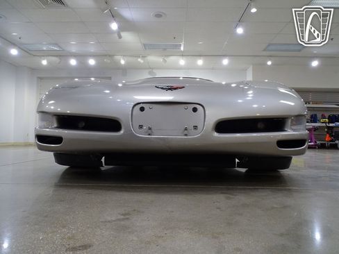 Used 1998 Chevrolet Corvette Coupe w/ Roof Pkg image 26