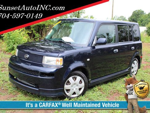 Used 2005 Scion xB FWD image 1