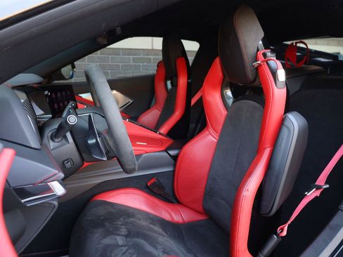 Used 2021 Chevrolet Corvette Stingray Preferred Cpe w/ Z51 Performance Package RWD image 22