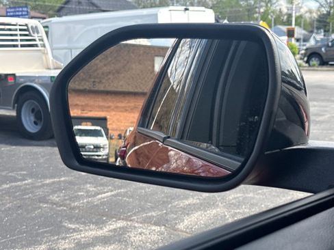 Used 2023 Ford Explorer ST image 41