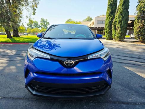Used 2019 Toyota C-HR LE image 2