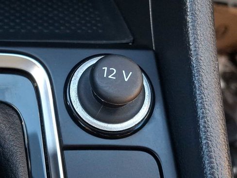 Used 2019 Volkswagen Jetta SE w/ Cold Weather Package image 23