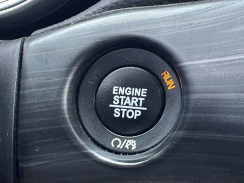 Used 2021 Jeep Grand Cherokee Laredo X RWD image 19