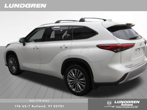 Used 2020 Toyota Highlander Platinum AWD/4WD image 6