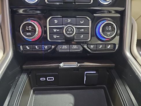 Certified 2024 GMC Yukon XL Denali w/ Advanced Technology Package AWD/4WD image 27
