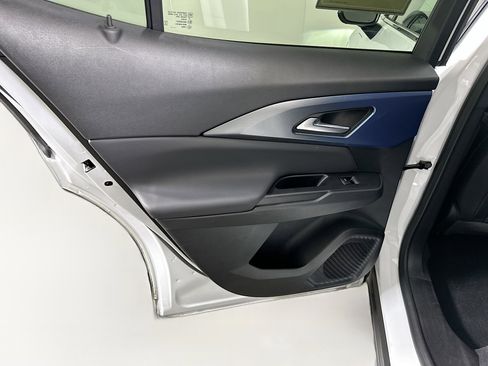 Used 2025 Chevrolet Equinox EV LT w/ Convenience Package image 26