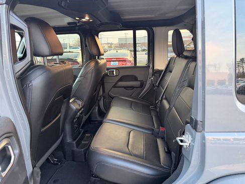 Used 2022 Jeep Wrangler Unlimited Sahara w/ Cold Weather Group image 7