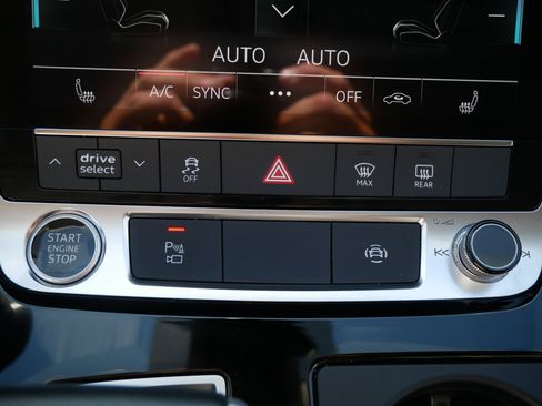 Used 2024 Audi Q7 Premium Plus image 31