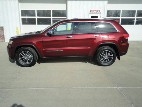 Used 2018 Jeep Grand Cherokee Limited image 1