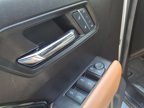 Certified 2024 GMC Canyon AT4 w/ AT4 Premium Package AWD/4WD image 14