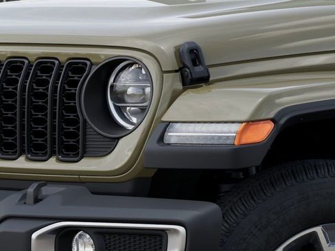 New 2025 Jeep Gladiator Sport w/ Premium Package image 10