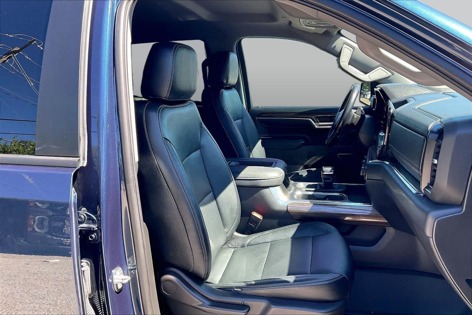 Used 2022 Chevrolet Silverado 1500 LT w/ Texas Edition Plus RWD image 9
