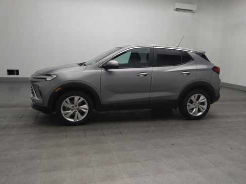 Used 2024 Buick Encore GX Preferred FWD image 2