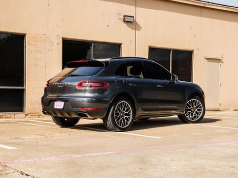 Used 2018 Porsche Macan image 45
