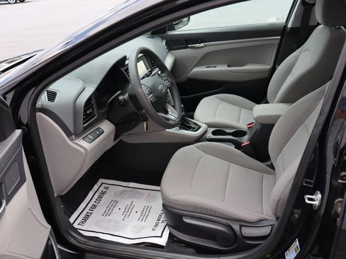 Used 2020 Hyundai Elantra SE FWD image 5