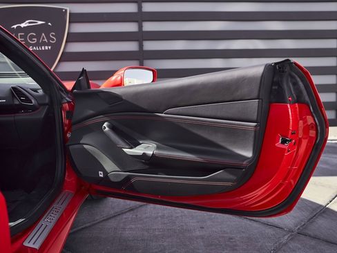 Used 2019 Ferrari 488 Spider Base image 26