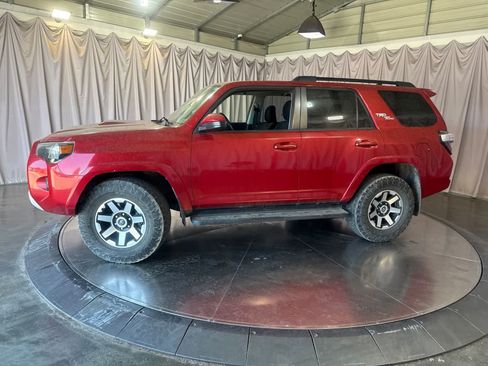 Used 2020 Toyota 4Runner TRD Off-Road AWD/4WD image 8