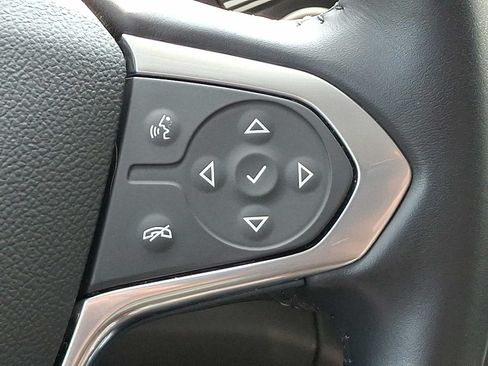 Used 2021 Chevrolet Traverse LT FWD image 22