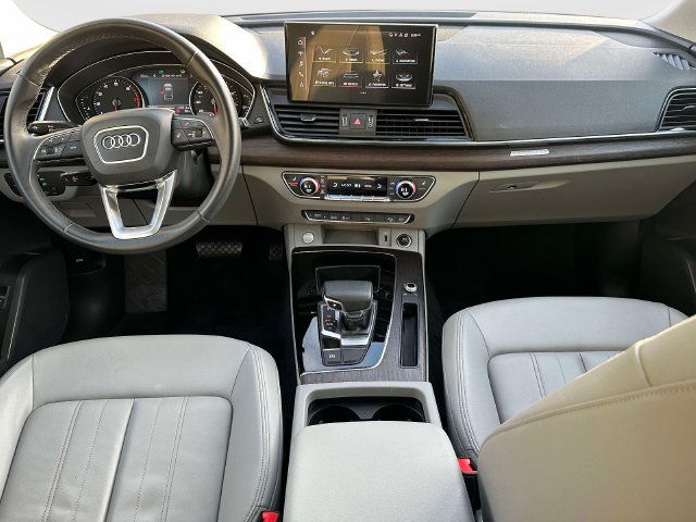 Used 2023 Audi Q5 2.0T Premium w/ Convenience Package AWD/4WD image 18