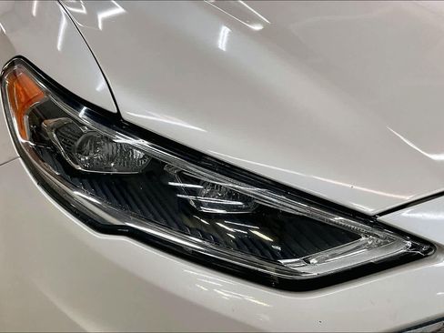 Used 2017 Ford Fusion SE image 30