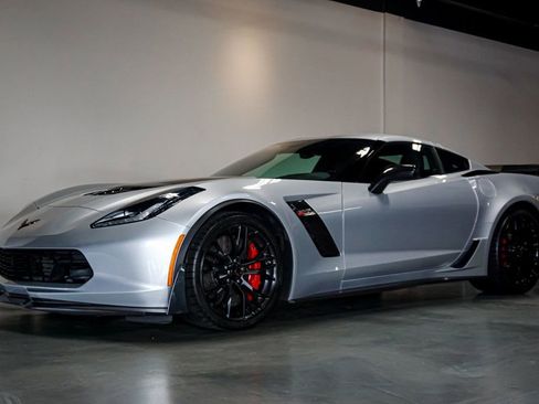 Used 2019 Chevrolet Corvette Z06 image 3
