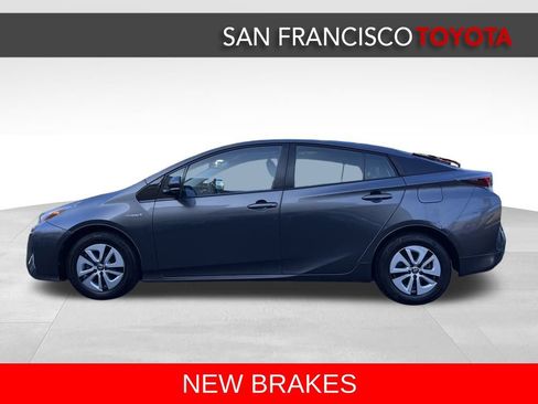Used 2016 Toyota Prius Four image 2