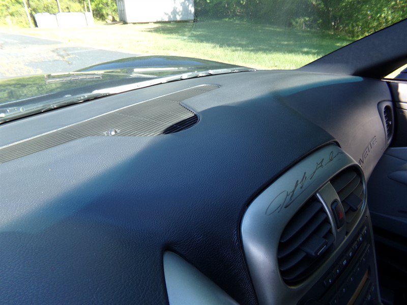 Used 2005 Chevrolet Corvette Coupe w/ Preferred Equipment Group RWD image 50