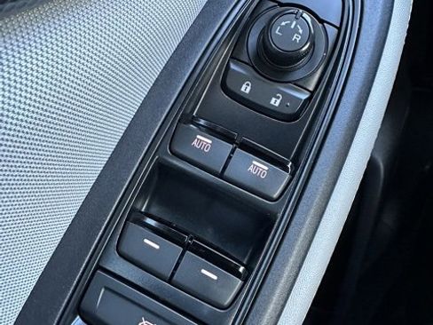 Used 2023 Subaru Forester Premium image 17