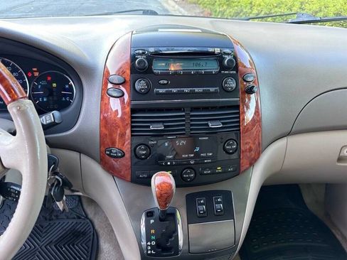 Used 2008 Toyota Sienna XLE Limited FWD image 18