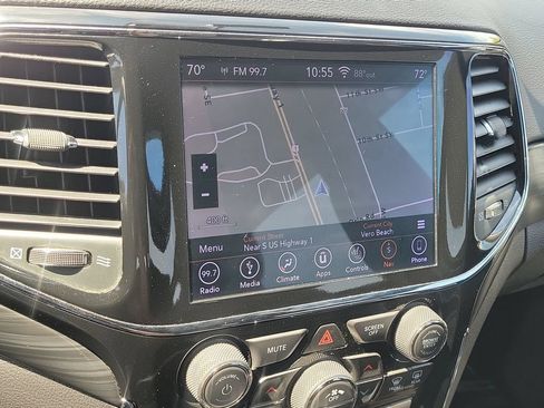 Used 2019 Jeep Grand Cherokee Altitude RWD image 15