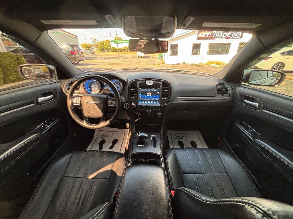 Used 2013 Chrysler 300 S RWD image 14