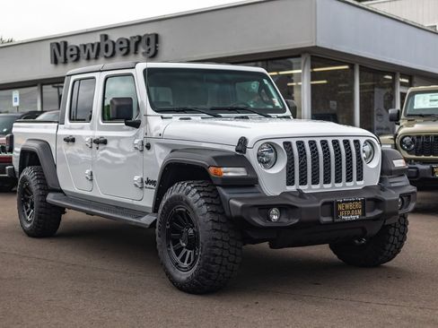 Used 2020 Jeep Gladiator Sport w/ Quick Order Package 24S AWD/4WD image 6