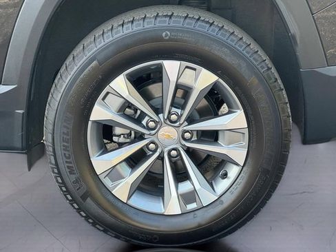 Used 2025 Chevrolet Equinox LT AWD/4WD image 7