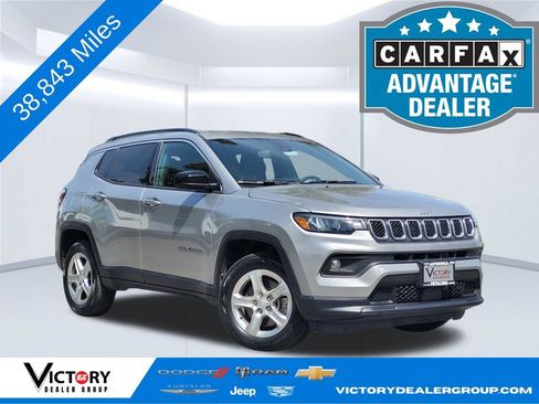 Used 2023 Jeep Compass Latitude AWD/4WD image 1