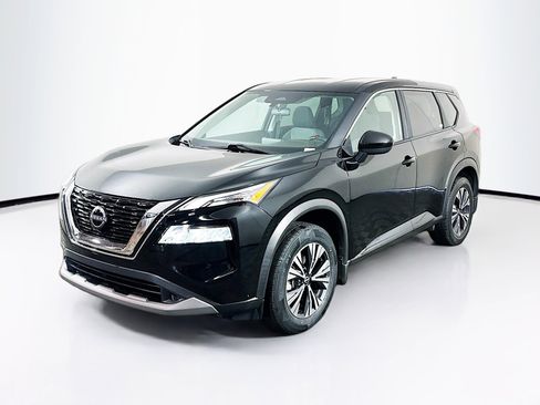 Used 2023 Nissan Rogue SV image 3