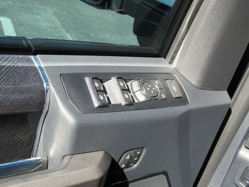 Used 2022 Ford F350 Platinum w/ FX4 Off-Road Package image 31